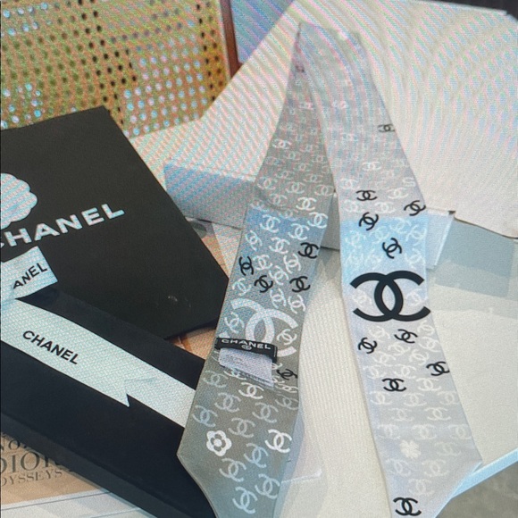 CHANEL Monochrome Logo Men's Tie - Picture 1 of 5